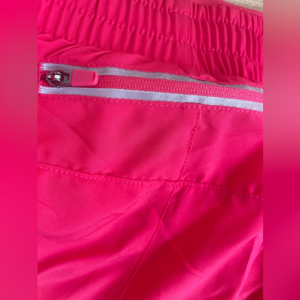 New Fabletics Shorts - Picture 2 of 6